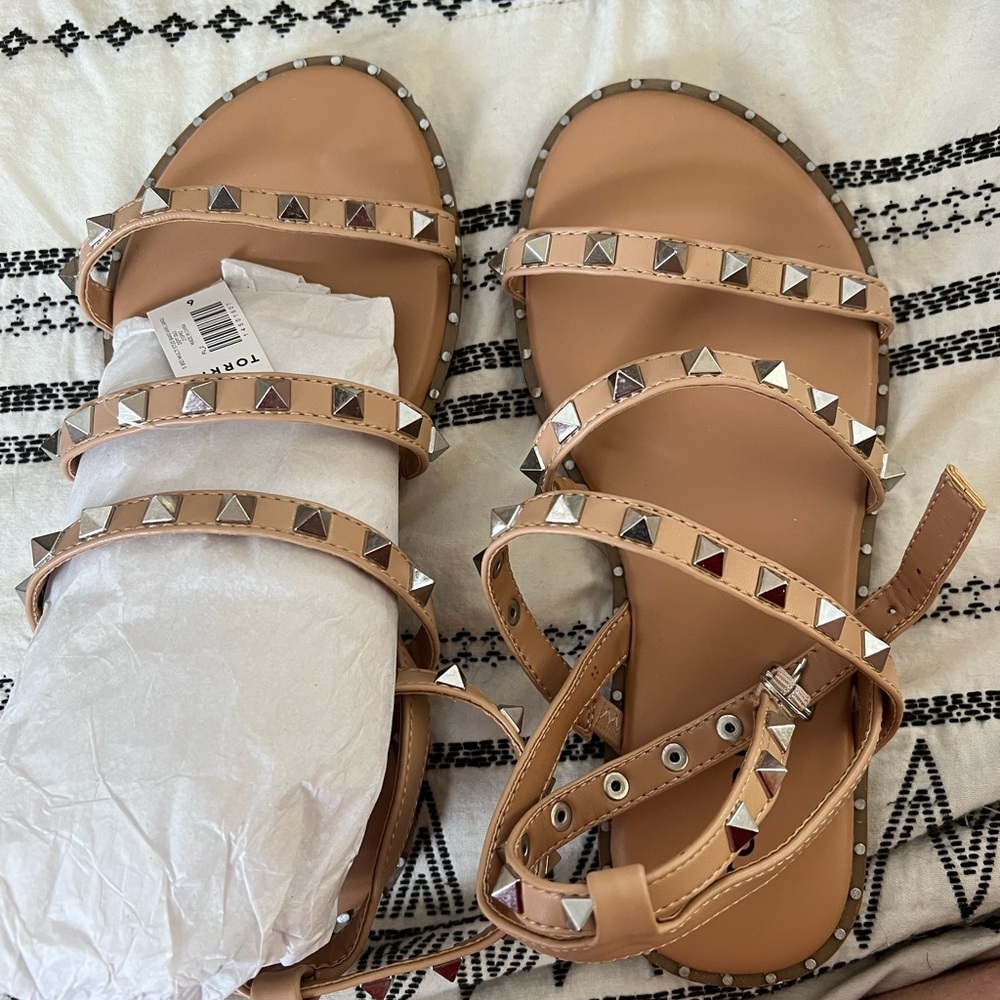 Torrid BNWT sandals